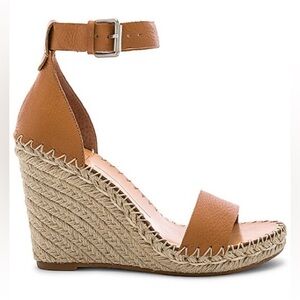 Women’s DOLCE VITA Noor tan wedge sandals- Size 9.5